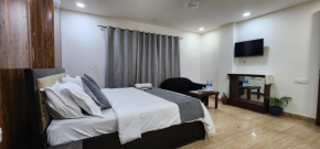 Hotel Crystel Residency By Premium Villa